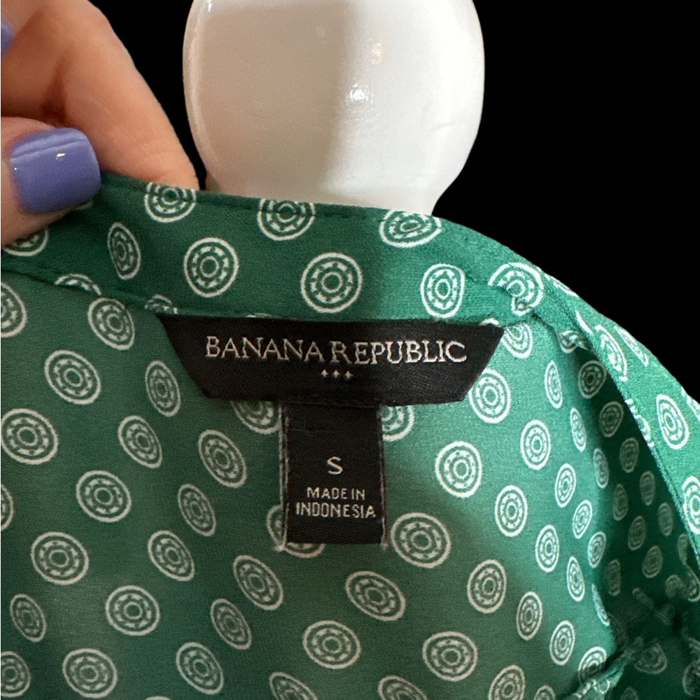 Banana Republic blouse, size small. - Picture 4 of 4